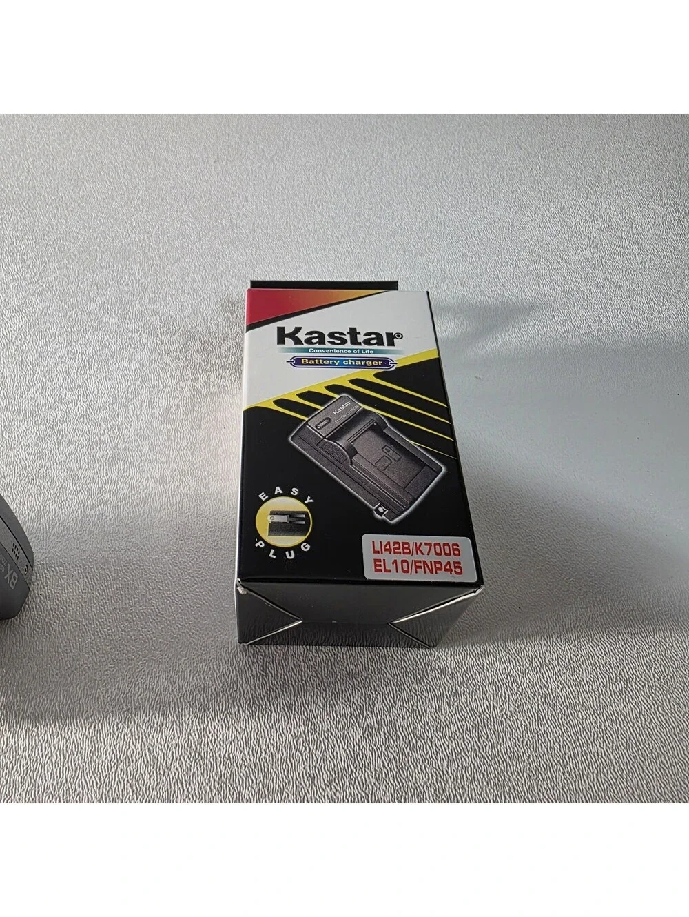Kodak EasyShare M580 14.MP Digital Camera with Charger, Battery and Card.